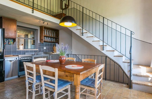 Magliano in Toscana House | Stunning villa for 4 guests with WIFI, patio and pets allowed