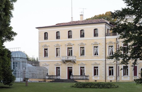 Este Villa | Stunning Venetian Villa, with pool, set in a private park in the Euganean Hills