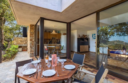 Cap Benat House | Stunning villa for 6 guests with WIFI, TV and terrace