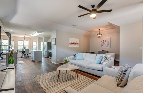 Crownridge of Texas House | Stunning View at the Rim! Gated and CLEAN! 6 Flags, La Cantera, Top Golf <1mi