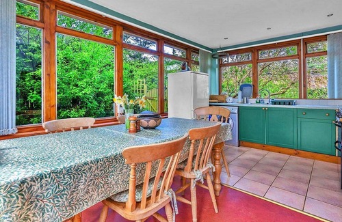 East Linton House | Stunning villa for 5 guests with WIFI, terrace and pets allowed