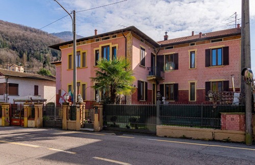 Porto Ceresio House | Stunning villa for 7 people with WIFI, TV and balcony