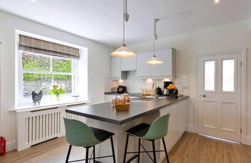 Grantley House | Stunning villa for 2 people with WIFI, balcony and pets allowed