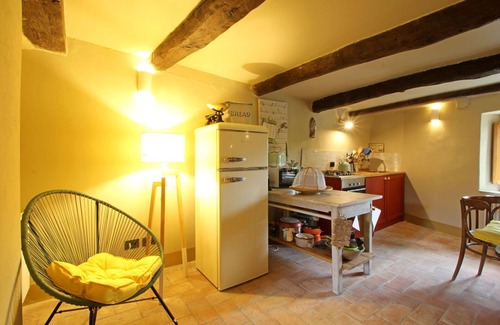 Fosdinovo Villa | Stunning villa for 3 guests with WIFI and TV, close to La Spezia