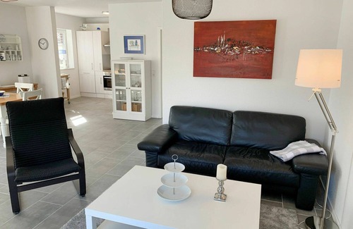 Ditzum House | Stunning villa for 4 guests with WIFI, TV and terrace