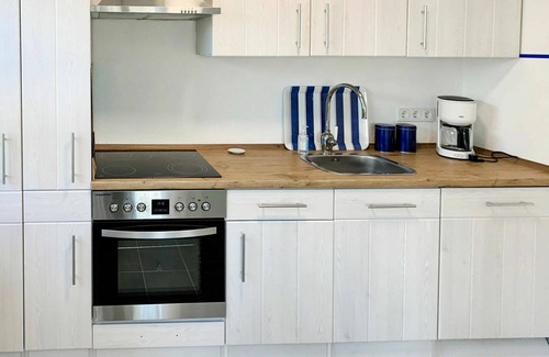 Ditzum House | Stunning villa for 4 guests with WIFI, TV and terrace