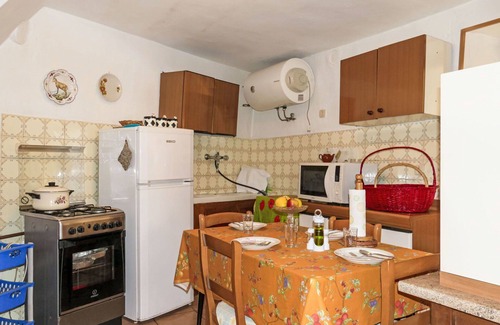 Ville San Sebastiano House | Stunning villa for 4 guests with WIFI, balcony, pets allowed and panoramic view