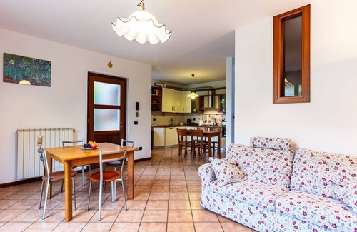 Arizzano House | Stunning villa for 5 guests with WIFI, TV and balcony