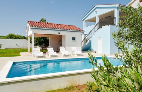 Podgradina House | Stunning villa for 6 guests with WIFI, A/C, private pool, TV and terrace