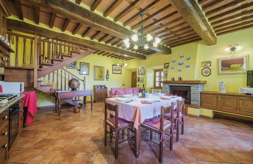 Pescaglia House | Stunning villa for 6 guests with WIFI, private pool, TV and patio
