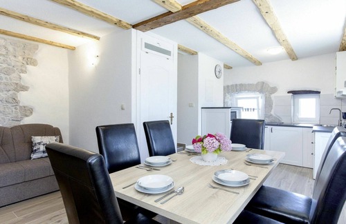 Sveta Jelena House | Stunning villa for 6 people with A/C, WIFI, TV, terrace and pets allowed