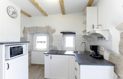 Sveta Jelena House | Stunning villa for 6 people with A/C, WIFI, TV, terrace and pets allowed