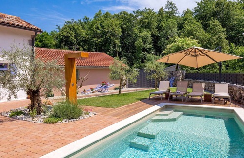 Mucici House | Stunning villa for 6 people with private pool, A/C, WIFI, TV, patio and pets allowed