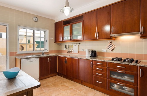 Pera House | Stunning villa for 6 people with WIFI, A/C, private pool, TV and balcony