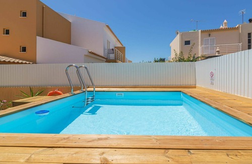 Pera House | Stunning villa for 6 people with WIFI, A/C, private pool, TV and balcony