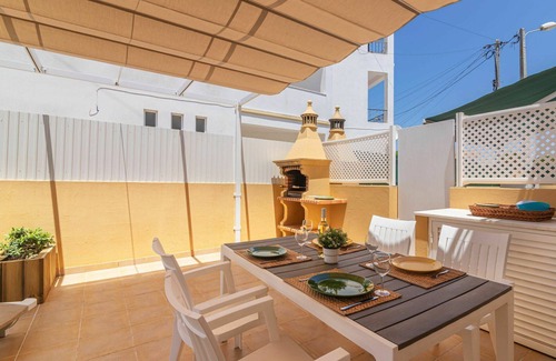 Pera House | Stunning villa for 6 people with WIFI, A/C, private pool, TV and balcony
