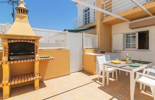 Pera House | Stunning villa for 6 people with WIFI, A/C, private pool, TV and balcony