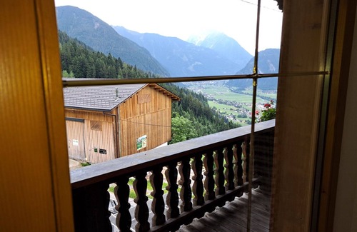 Hainzenberg Villa | Stunning villa for 7 guests with WIFI, TV and balcony