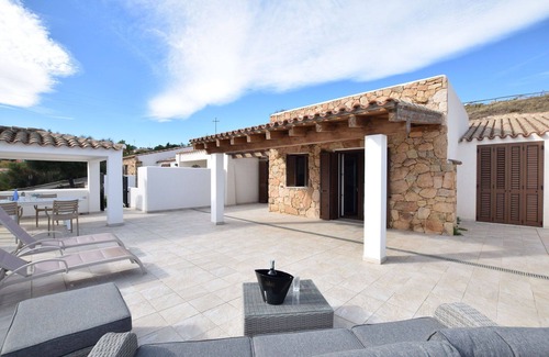 Baia Sant'Anna Villa | Stunning villa for 7 guests with WIFI, A/C, TV and patio