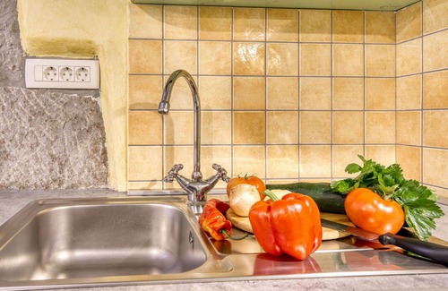 Grabri House | Stunning villa for 7 guests with private pool, WIFI, hot tub, A/C, TV and pets allowed
