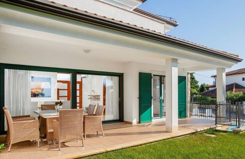 Basanija House | Stunning villa for 8 people with A/C, WIFI, private pool, TV and terrace