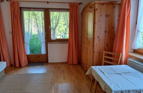 Hainzenberg House | Stunning villa for 12 guests with TV, balcony and parking