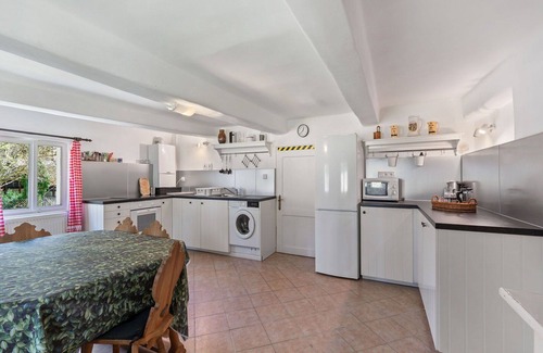 Stozec House | Stunning villa for 6 guests with TV, patio and pets allowed