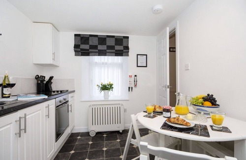 Gardenstown House | Stunning villa for 4 people with WIFI, TV and pets allowed