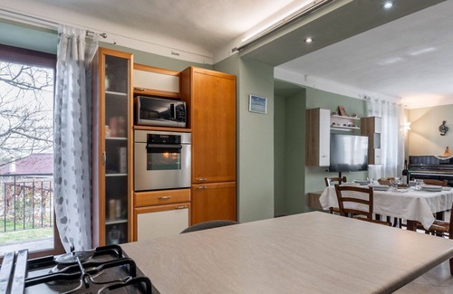 Gottasecca House | Stunning villa for 7 people with WIFI, hot tub, TV, patio, pets allowed and panoramic view