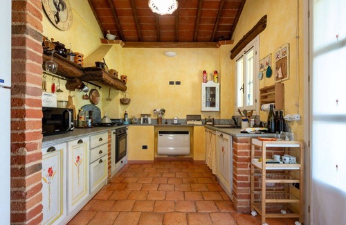 Mombaruzzo House | Stunning villa for 4 guests with WIFI, TV, patio and pets allowed