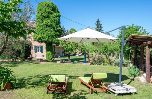 Mombaruzzo House | Stunning villa for 4 guests with WIFI, TV, patio and pets allowed