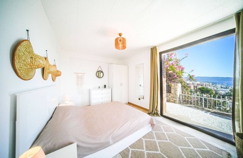 Bodrum City Center Villa | Stunning Villa in Bodrum with Jacuzzi, Bodrum