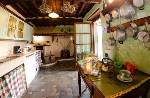 Massa e Cozzile Villa | Stunning villa for 5 guests with private pool, WIFI, TV, veranda and pets allowed