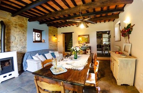 Massa e Cozzile Villa | Stunning villa for 5 guests with private pool, WIFI, TV, veranda and pets allowed