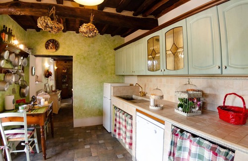 Massa e Cozzile Villa | Stunning villa for 5 guests with private pool, WIFI, TV, veranda and pets allowed