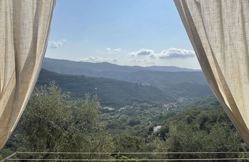 Valloria House | Stunning villa for 4 guests with terrace
