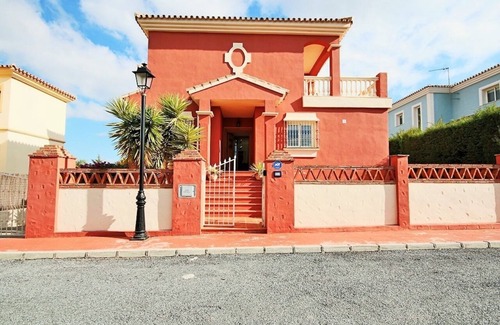 Coin Villa | Stunning Villa Private Pool, Table Tennis & Pool Table- 360 virtual tour