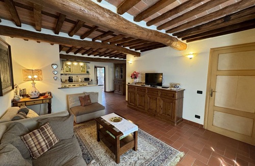 Castelvecchio Villa | Stunning villa with private pool, WIFI, A/C, TV, terrace and panoramic view, close to Lucca
