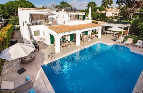 Vale do Garrao Villa | Stunning Villa With Private Heated Swimming Pool, 10 Minute Walk To The Beach