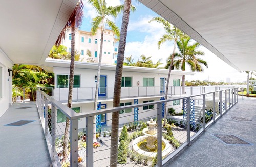 Hendricks and Venice Isles Condo | Stunning Waterview Condo Steps from Fort Lauderdale Beach & Las Olas Blvd