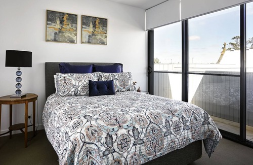 North Bendigo House | Style 4 living ,Family/Pet friendly ,close to CBD