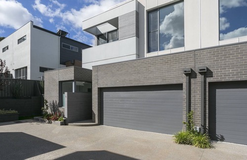 North Bendigo House | Style 4 living ,Family/Pet friendly ,close to CBD
