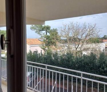 Saint-Georges-de-Didonne Apartment | Style Vintage chic à 20 M de la plage