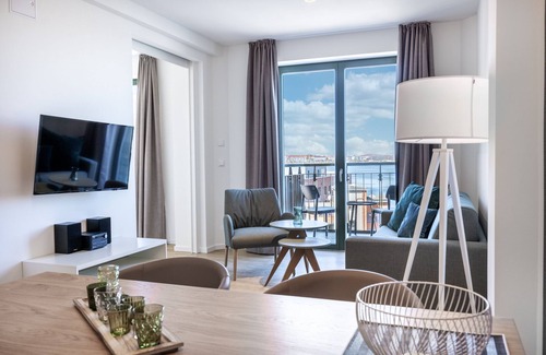 Wismar Apartment | Stylisches Hafenapartment mit Balkon, Wlan, Saunanutzung und Tollem Hafenblick