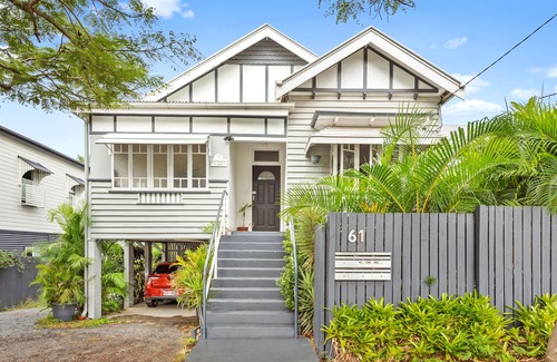 New Farm Apartment | Stylish 1 Bedroom Apartment ~ New Farm