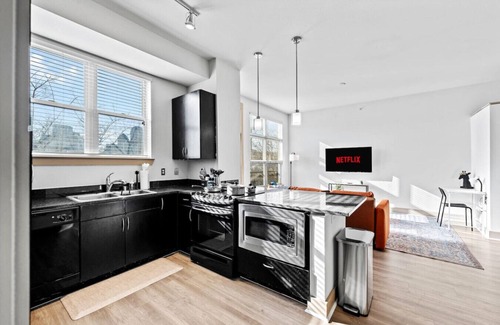 Deep Ellum Apartment | Stylish 1Br in Deep Ellum with Pool and Free Parking