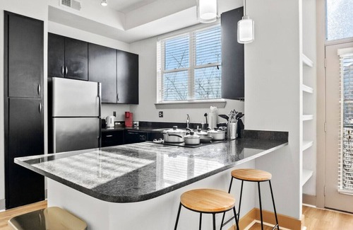 Deep Ellum Apartment | Stylish 1Br in Deep Ellum with Pool and Free Parking