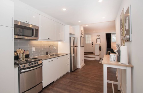 Bloomingdale Apartment | Stylish 1BR oasis with AC, laundry, next to park!