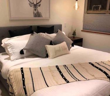 Whistler Creekside House | Stylish 1BR, Sleeps 4 Pool, Hot Tub, Walk to Shops