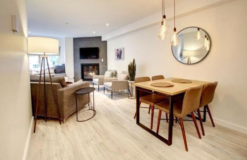 Whistler Creekside House | Stylish 1BR, Sleeps 4 Pool, Hot Tub, Walk to Shops